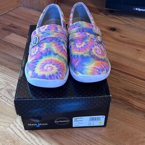 Nurse Mates women’s Tie-Dye glitter Slip-On Shoes